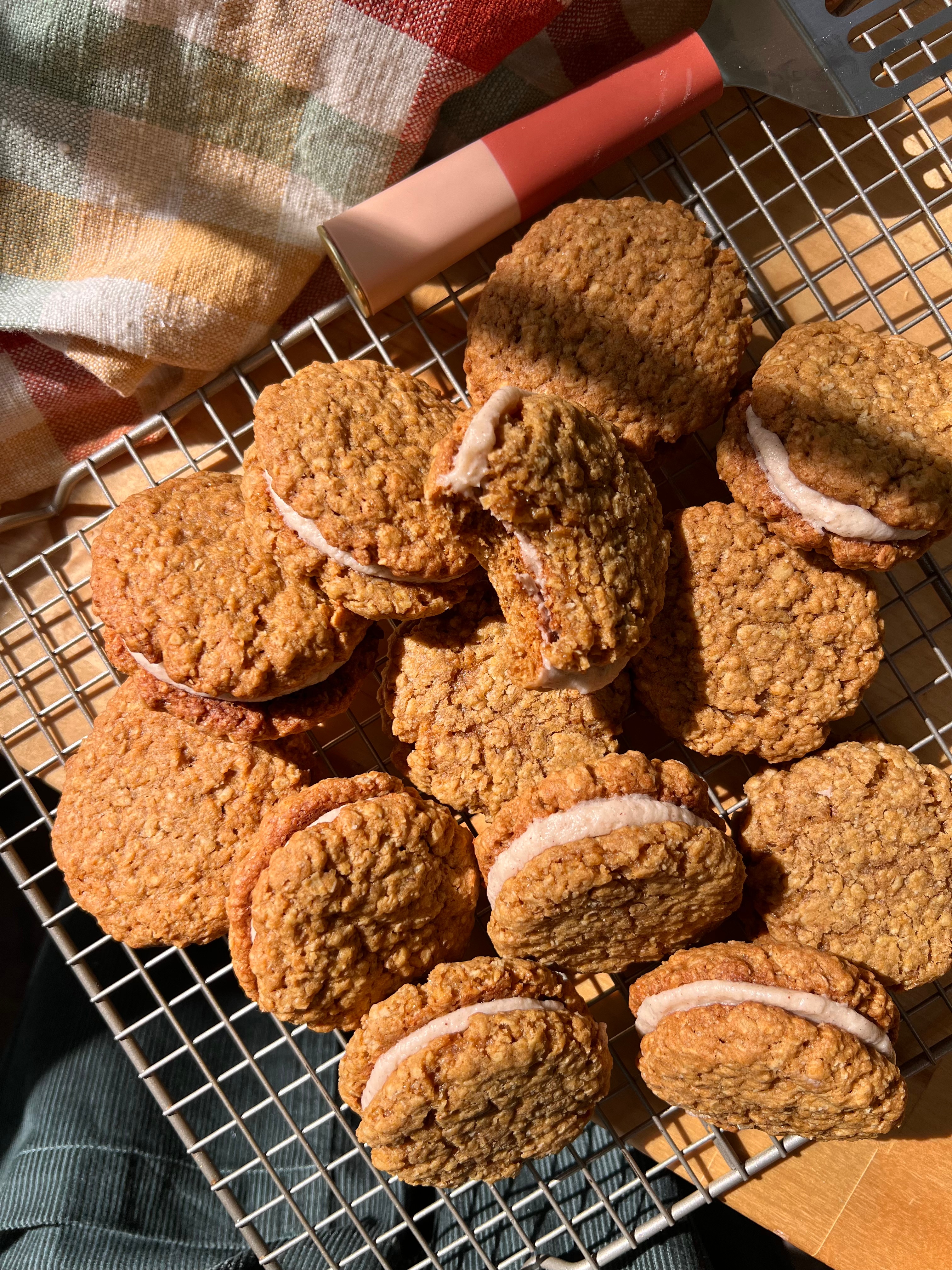 Pumpkin Oatmeal Cream Pies